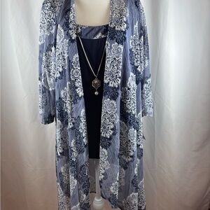 Women’s 16W navy  3 piece Fleur De Lis pattern pantsuit. New with tags.